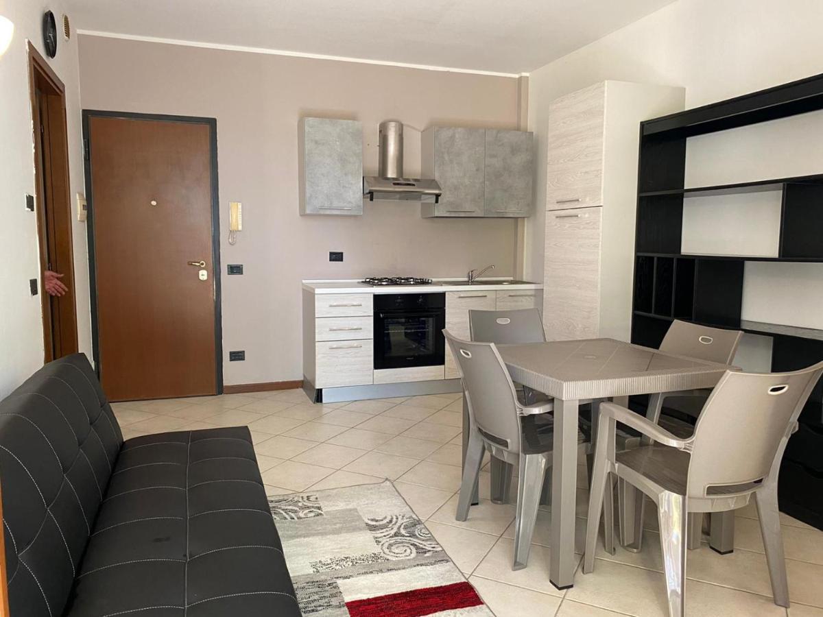 La Lanterna - Appartamenti In Residence Con Piscina Desenzano del Garda Exteriör bild