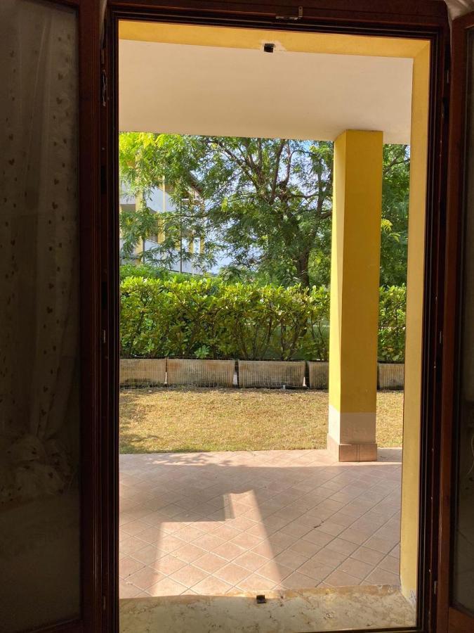 La Lanterna - Appartamenti In Residence Con Piscina Desenzano del Garda Exteriör bild