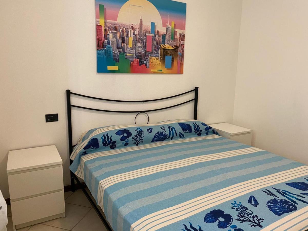 La Lanterna - Appartamenti In Residence Con Piscina Desenzano del Garda Exteriör bild