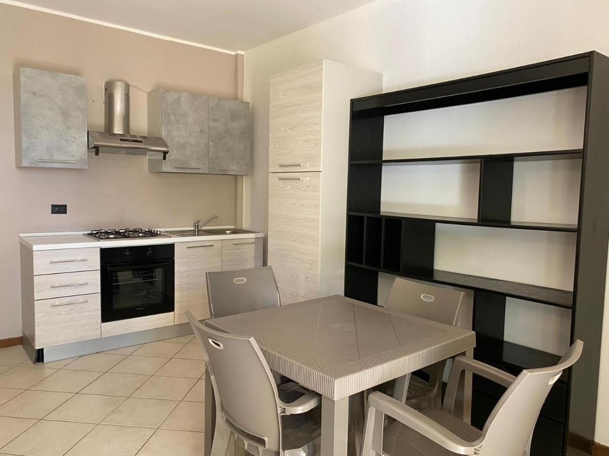 La Lanterna - Appartamenti In Residence Con Piscina Desenzano del Garda Exteriör bild