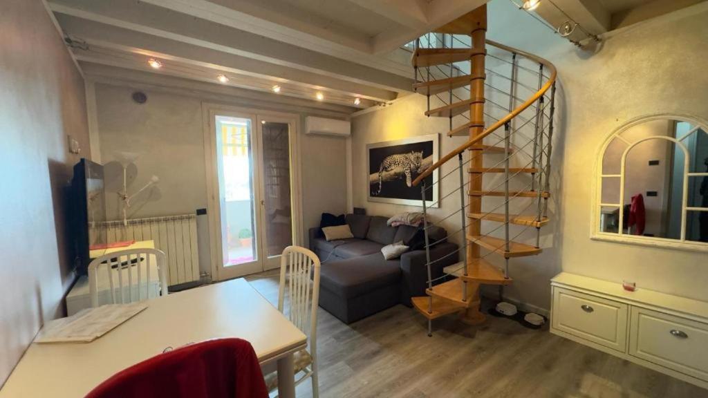 La Lanterna - Appartamenti In Residence Con Piscina Desenzano del Garda Exteriör bild