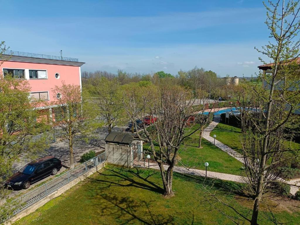 La Lanterna - Appartamenti In Residence Con Piscina Desenzano del Garda Exteriör bild